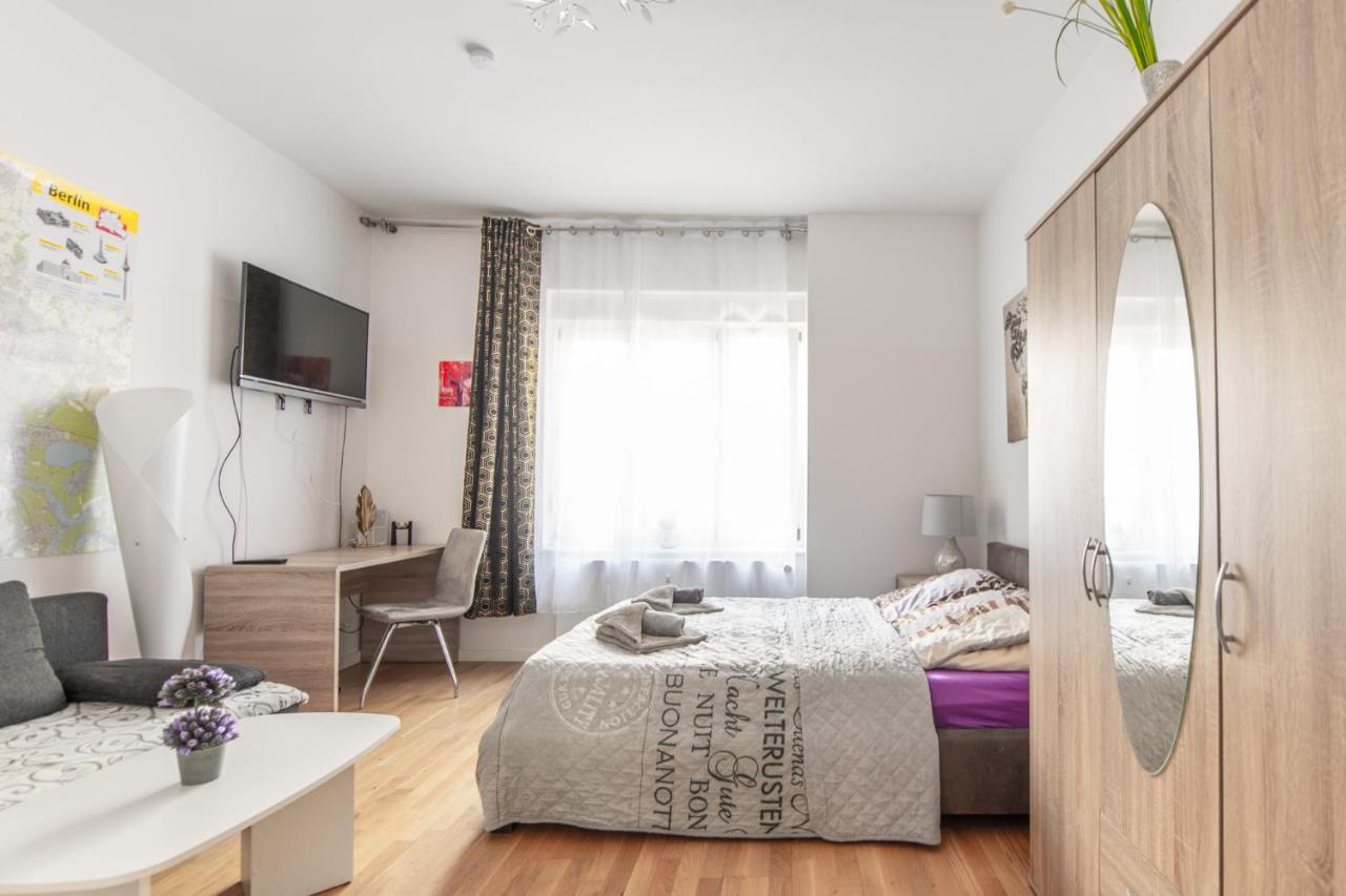 A Stylish Apartment In The Center Of True Berlin Exterior foto